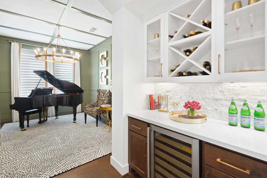 Entertainment Room/Butler's Pantry