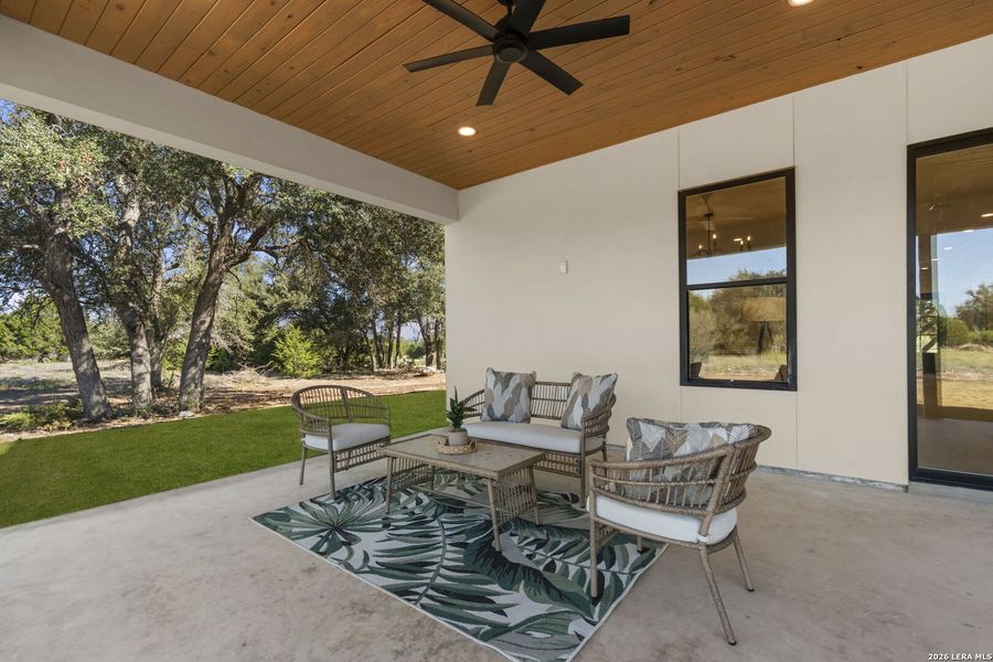 Exterior details and patio area of a home in , Bandera (Image 4).