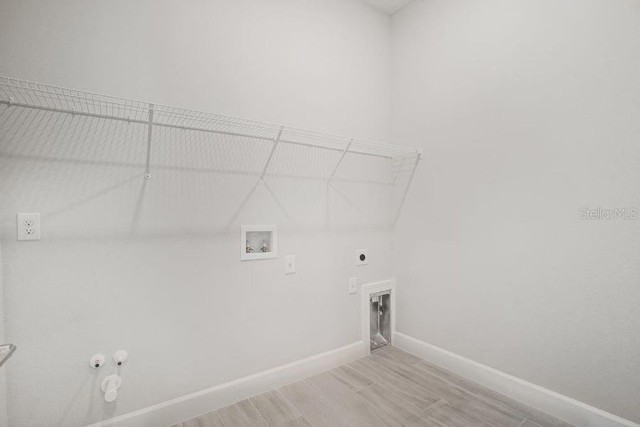 Spacious, unfurnished interior of a new home in Esplanade at Coasterra, Palmetto (Image 20).