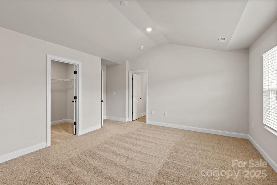 Spacious, unfurnished interior of a new home in Stagecoach Station, Gastonia (Image 16). Spacious, unfurnished interior of a new home in Stagecoach Station, Gastonia (Image 16).