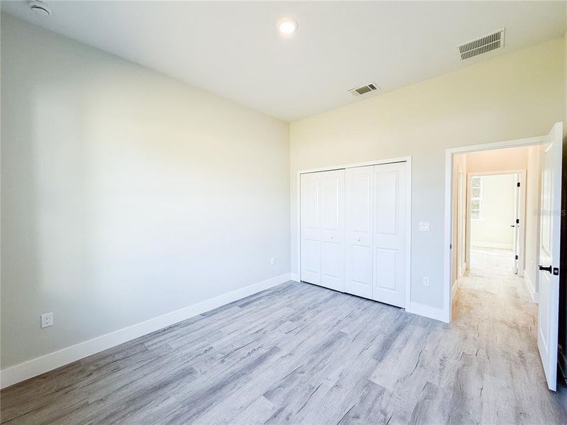 Spacious, unfurnished interior of a new home in , Ocala (Image 13).