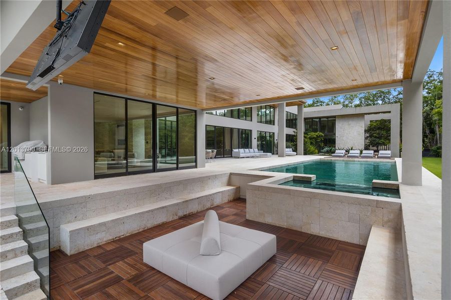 Exterior details and patio area of a home in , Pinecrest (Image 9).