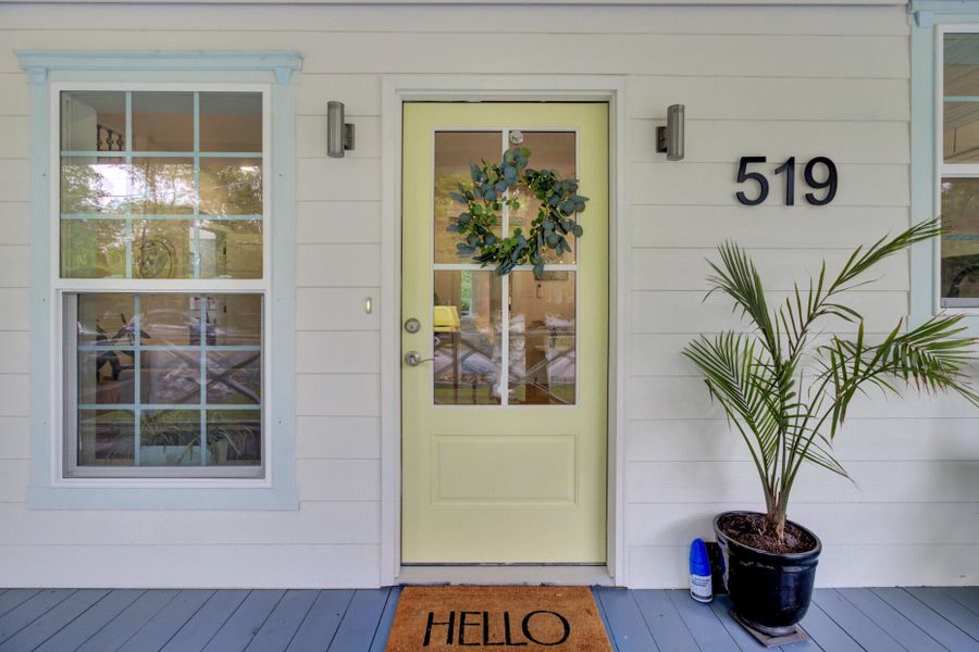 Exterior details and patio area of a home in , Charleston (Image 19).