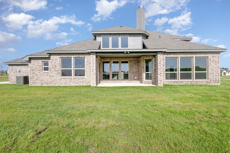 Front exterior of a new home in , Waxahachie, TX, highlighting curb appeal (Image 20).