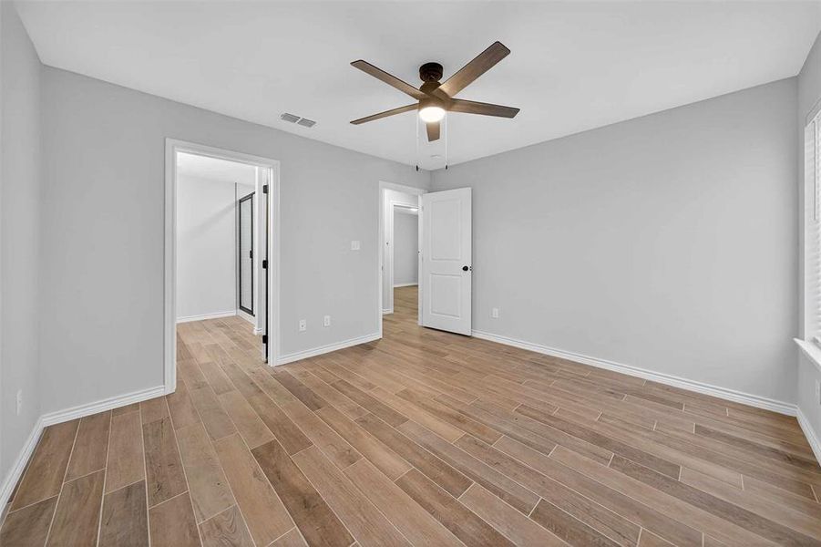 Spacious, unfurnished interior of a new home in , Tyler (Image 24).
