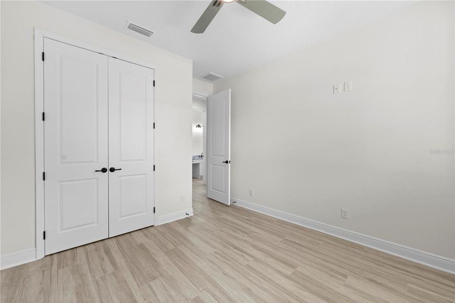Spacious, unfurnished interior of a new home in , Weeki Wachee (Image 43).