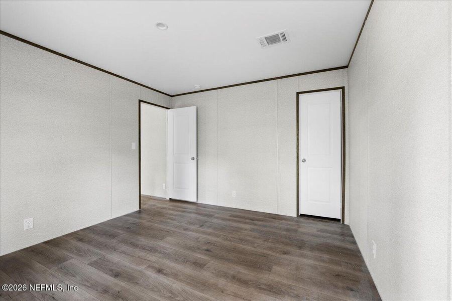 Spacious, unfurnished interior of a new home in , Palatka (Image 22).