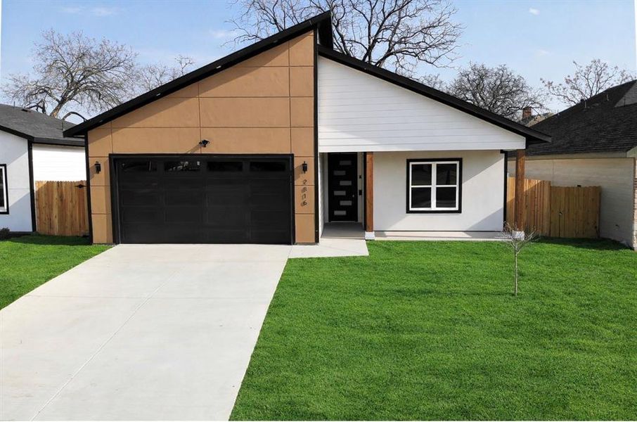 Grass color has been enhanced in this image. Grass color has been enhanced in this image.