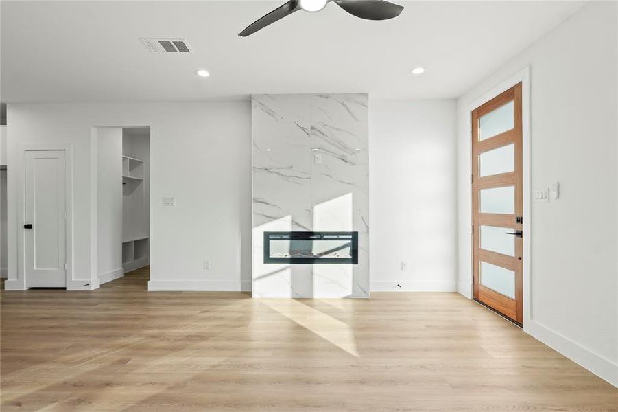 Spacious, unfurnished interior of a new home in , Dallas (Image 17).