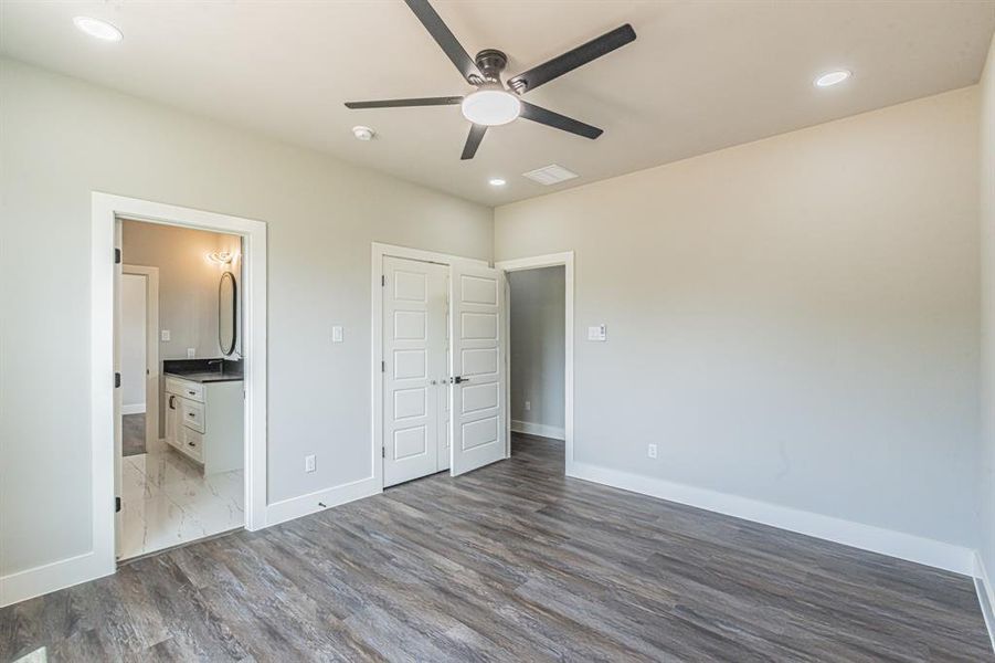 Spacious, unfurnished interior of a new home in , Alvarado (Image 30).
