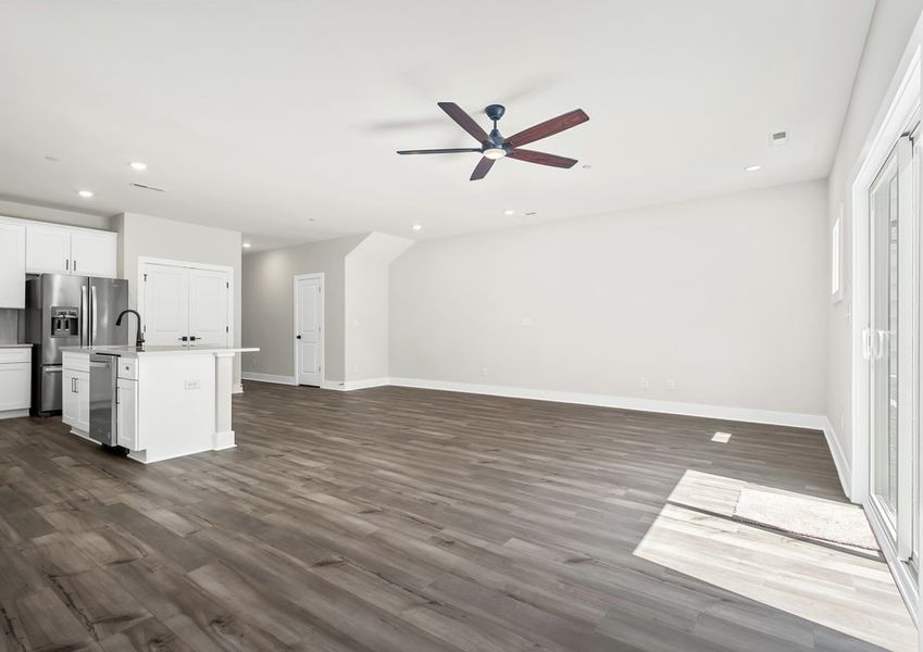 Move freely between the kitchen and the family room