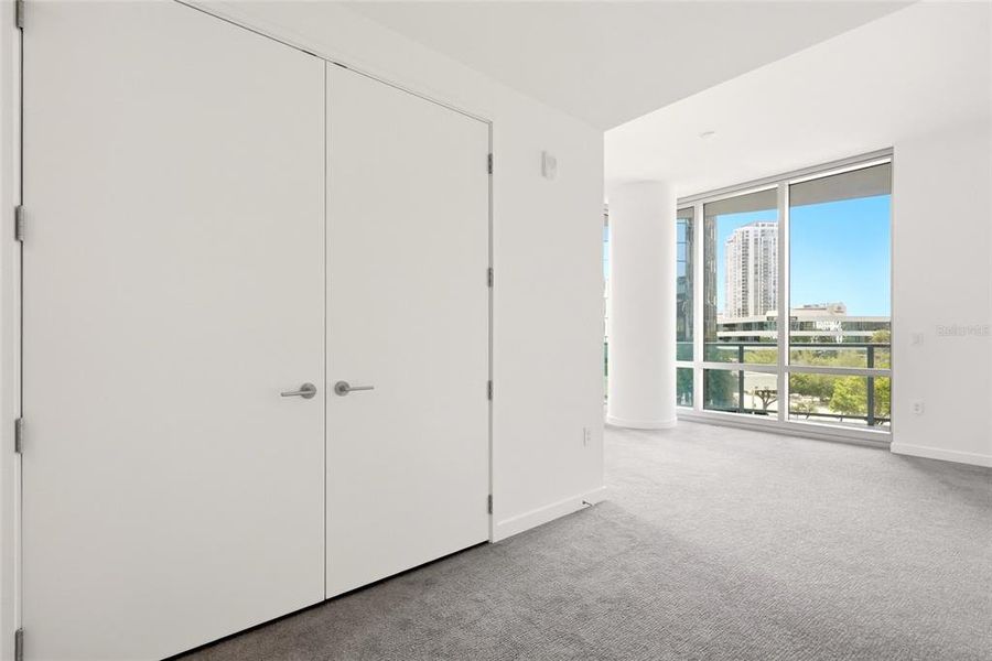 Spacious, unfurnished interior of a new home in , St. Petersburg (Image 24). Spacious, unfurnished interior of a new home in , St. Petersburg (Image 24).