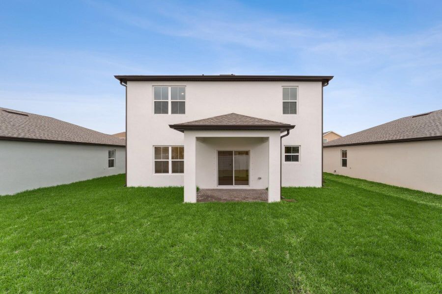 Exterior details and patio area of a home in , Fort Pierce (Image 26).