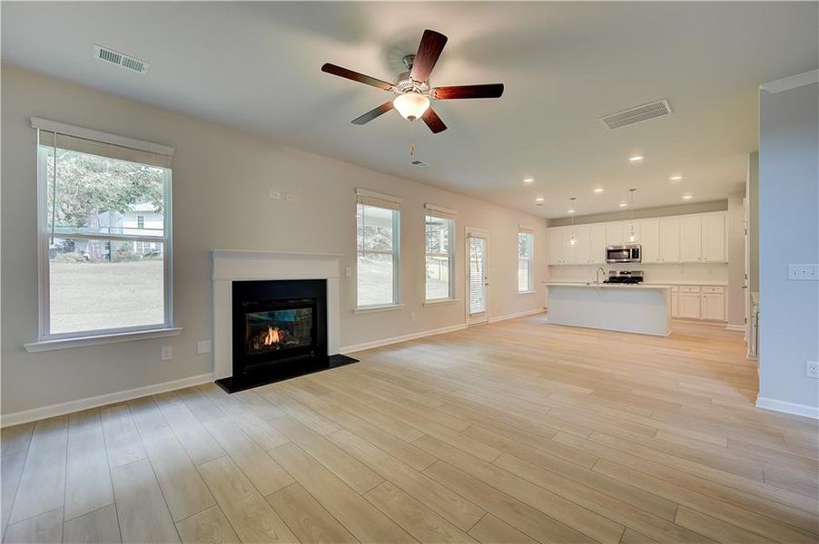 Spacious, unfurnished interior of a new home in Cooper Park, McDonough (Image 19).