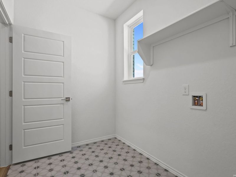 Spacious, unfurnished interior of a new home in Comanche Ridge, San Antonio (Image 39).