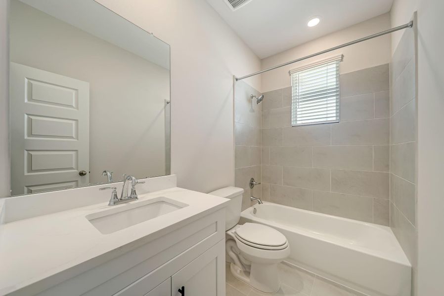 Furnished interior view inside a new home in Townsen Landing, Humble (Image 6). Furnished interior view inside a new home in Townsen Landing, Humble (Image 6).