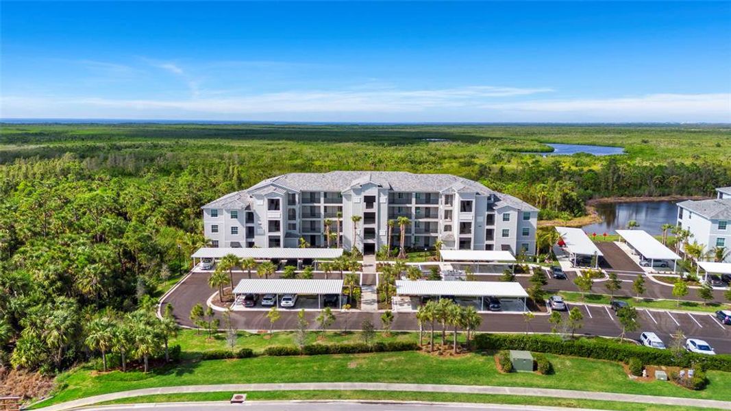 Condo located in Punta Gorda, FL showcasing its design and architecture (Image 3).