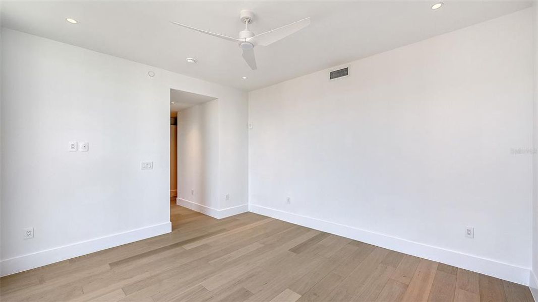 Spacious, unfurnished interior of a new home in , Sarasota (Image 18). Spacious, unfurnished interior of a new home in , Sarasota (Image 18).