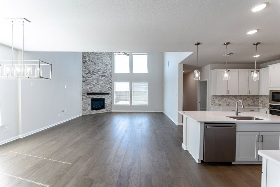 Spacious, unfurnished interior of a new home in Westridge, McKinney (Image 21).