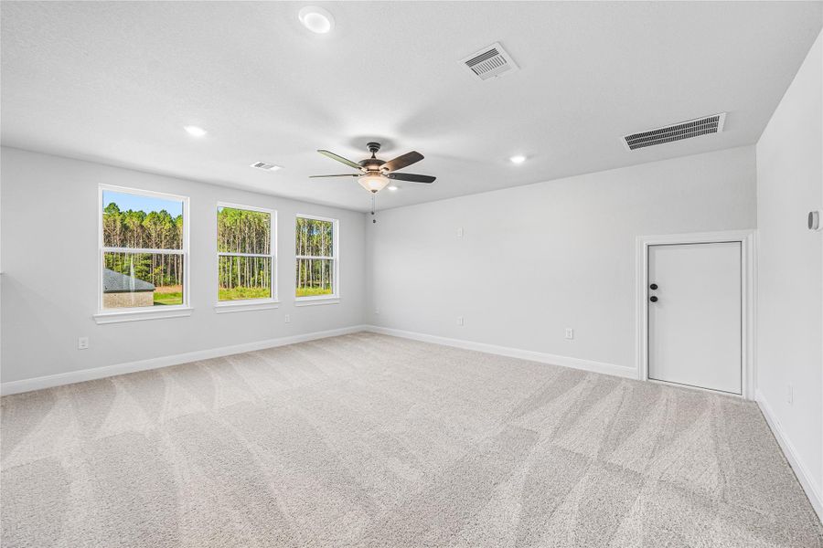 Spacious, unfurnished interior of a new home in Encino Estates, Dayton (Image 28).