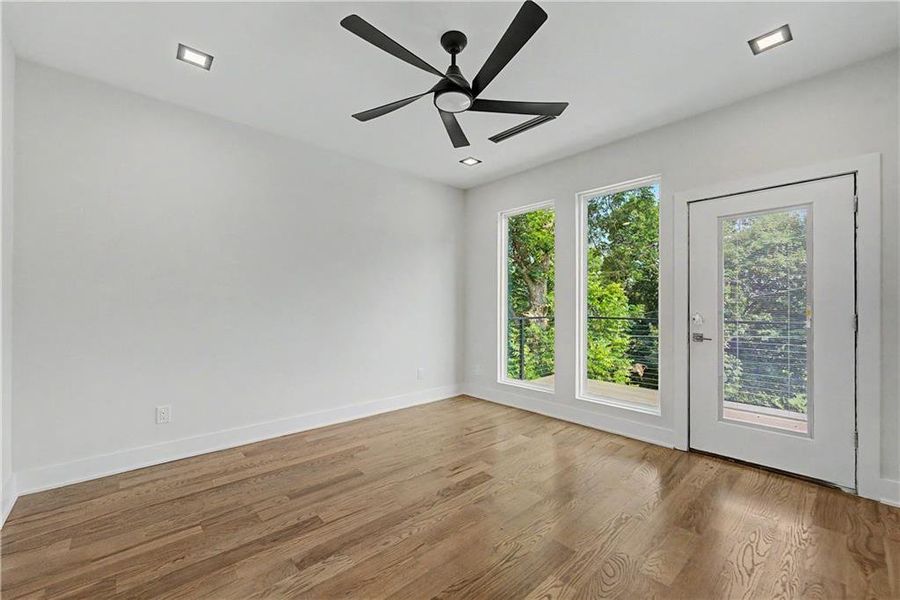 Spacious, unfurnished interior of a new home in , Atlanta (Image 13).