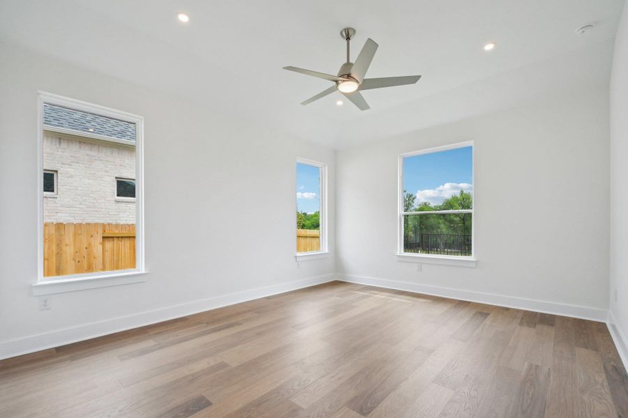 Spacious, unfurnished interior of a new home in Persimmon, Buda (Image 33). Spacious, unfurnished interior of a new home in Persimmon, Buda (Image 33).