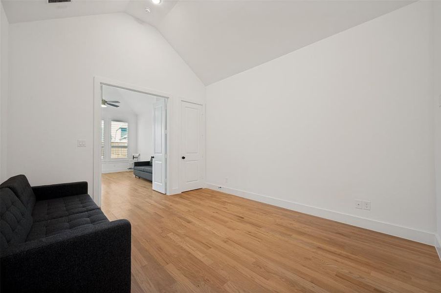 Spacious, unfurnished interior of a new home in , Prosper (Image 19).