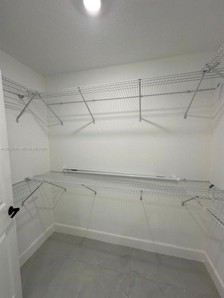 Spacious, unfurnished interior of a new home in , Vero Beach (Image 5).