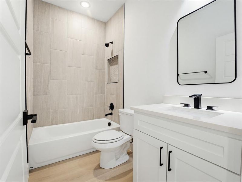 Furnished interior view inside a new home in , Dallas (Image 8).