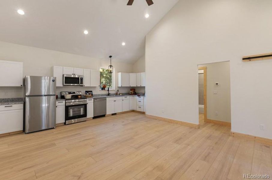 Spacious, unfurnished interior of a new home in , Florissant (Image 17).
