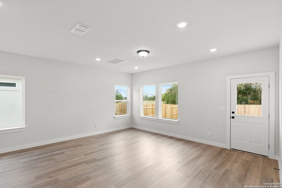 Spacious, unfurnished interior of a new home in August Fields, New Braunfels (Image 28). Spacious, unfurnished interior of a new home in August Fields, New Braunfels (Image 28).