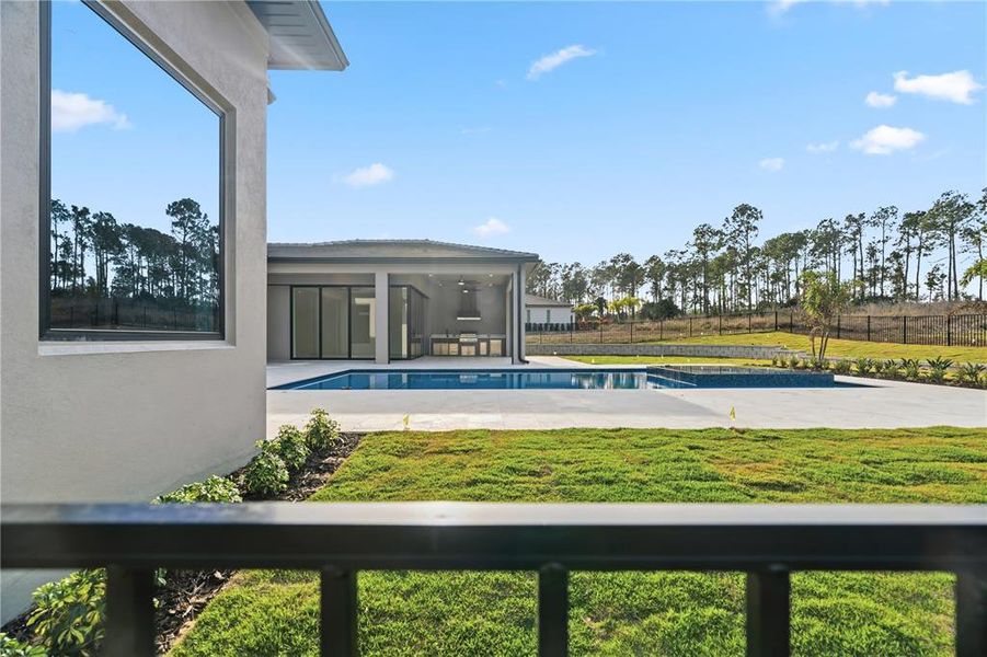 Exterior details and patio area of a home in , Montverde (Image 25).