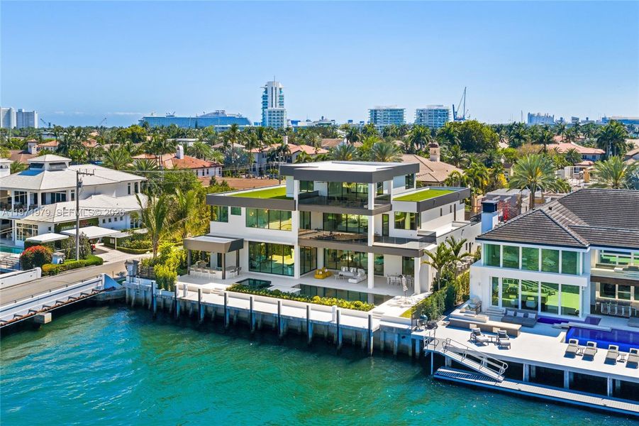 Condo located in Fort Lauderdale, FL showcasing its design and architecture (Image 5).