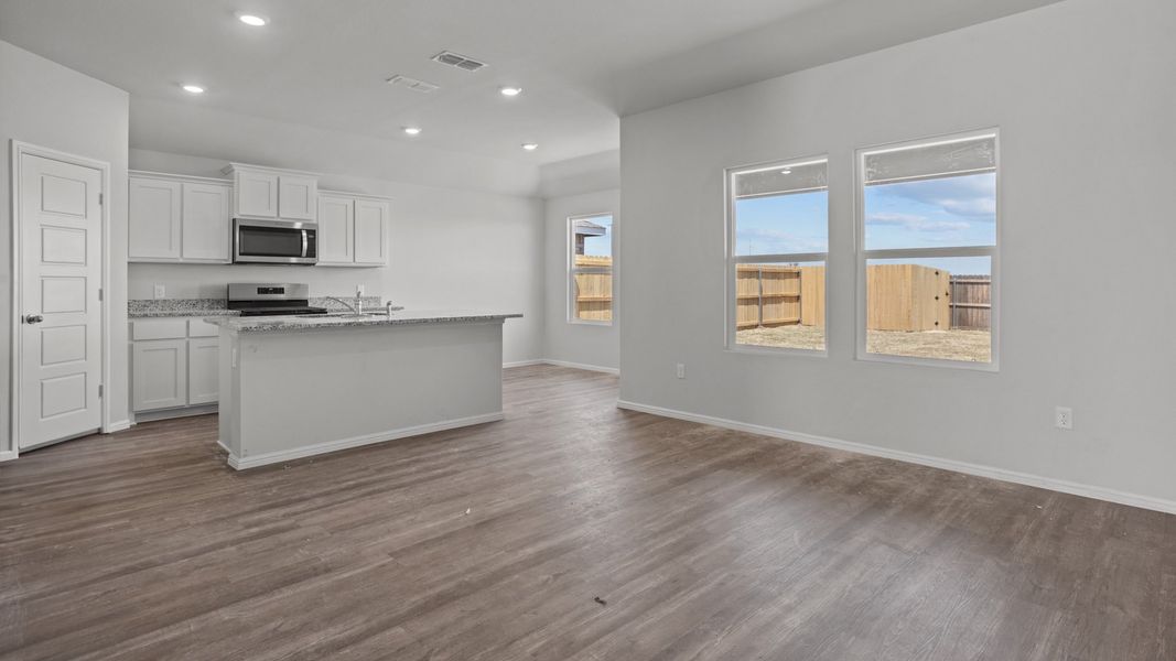 Representative furnished interior of a home built from the ZAVALLA by D.R. Horton in Faculty Row, Abilene (Image 9).