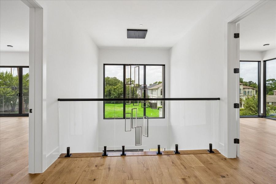 Spacious, unfurnished interior of a new home in , Bellaire (Image 23).