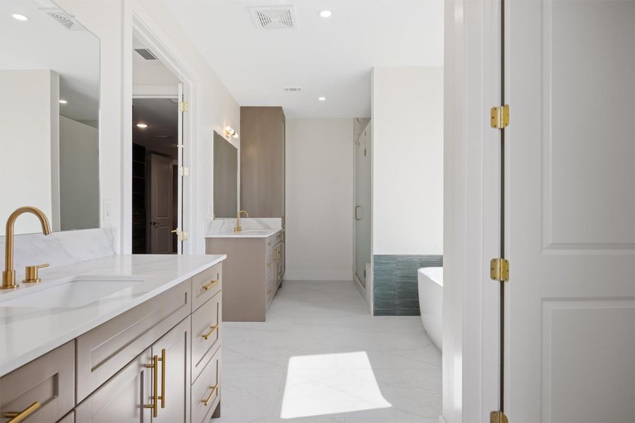 Furnished interior view inside a new home in , Georgetown (Image 17).