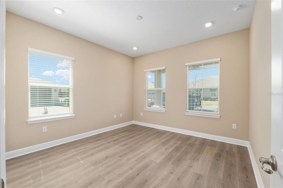 Spacious, unfurnished interior of a new home in , Ocala (Image 57).