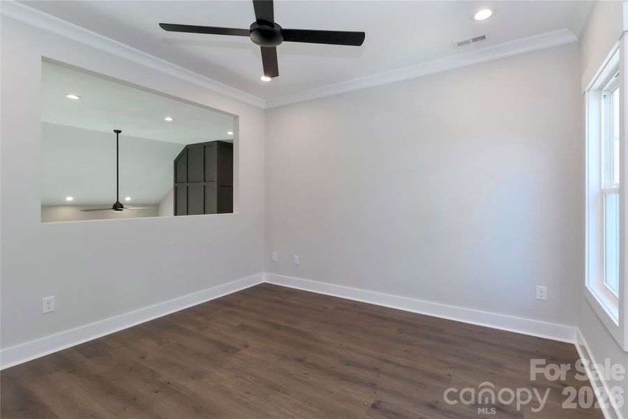 This expansive loft provides a blank slate for imaginative designs and adaptable spaces. This expansive loft provides a blank slate for imaginative designs and adaptable spaces.