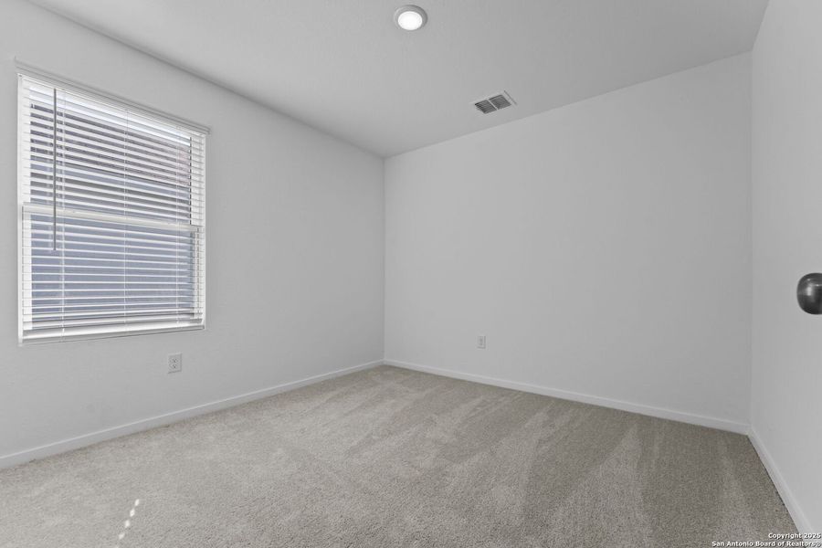 Spacious, unfurnished interior of a new home in Torian Village, San Antonio (Image 16).