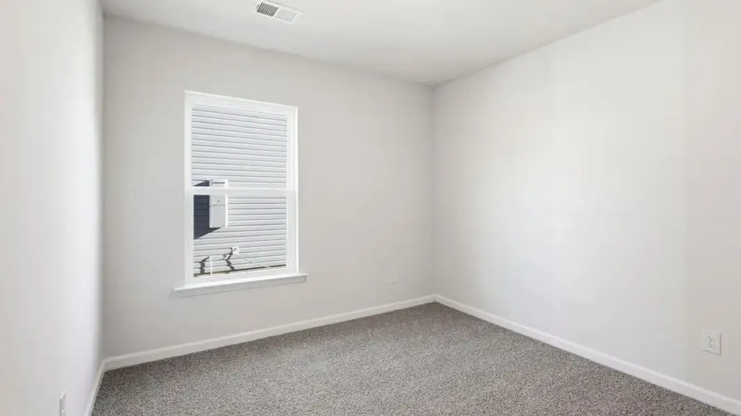 Spacious, unfurnished interior of a new home in Cedar Gap, Fountain Inn (Image 17).