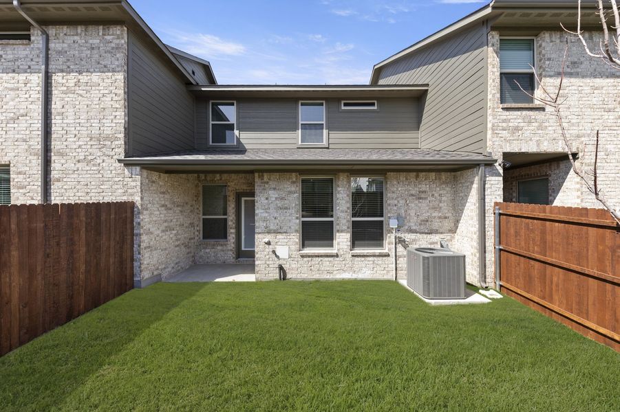 Front exterior of a new home in Sereno Oaks, Dallas, TX, highlighting curb appeal (Image 27). Front exterior of a new home in Sereno Oaks, Dallas, TX, highlighting curb appeal (Image 27).