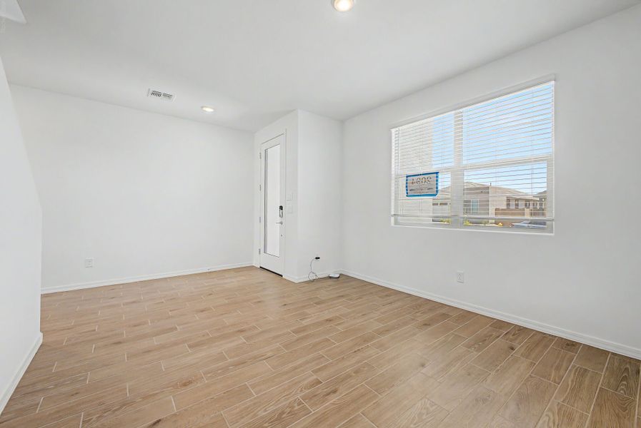 Spacious, unfurnished interior of a new home in Tyler Ranch, Buckeye (Image 9). Spacious, unfurnished interior of a new home in Tyler Ranch, Buckeye (Image 9).