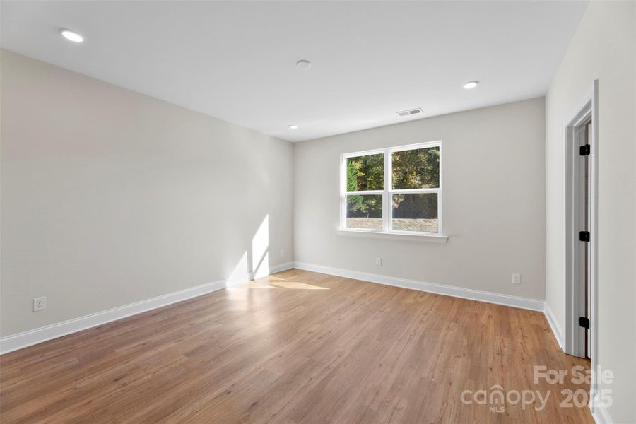 Spacious, unfurnished interior of a new home in , Monroe (Image 18).