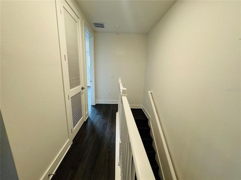 Spacious, unfurnished interior of a new home in , Oviedo (Image 26).