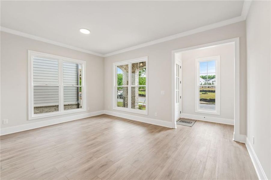 Spacious, unfurnished interior of a new home in Waterhaven, Cumming (Image 27).
