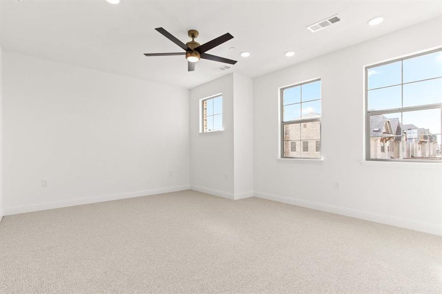 019-1208Armstrong-TheColony-TX-75056-PrimaryBedroom.jpg-SMALL