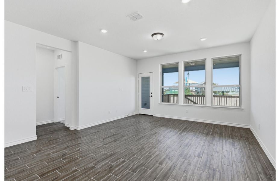 Spacious, unfurnished interior of a new home in Lily Springs, Seguin (Image 7). Spacious, unfurnished interior of a new home in Lily Springs, Seguin (Image 7).