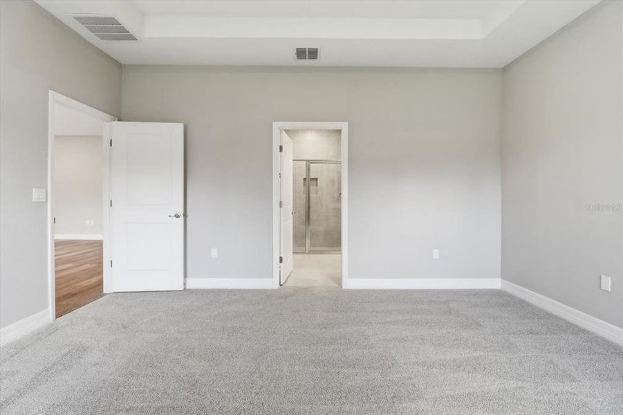 Spacious, unfurnished interior of a new home in , Ocala (Image 28).