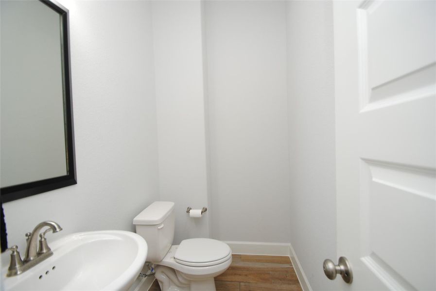 Furnished interior view inside a new home in Cross Creek Ranch, Fulshear (Image 26).
