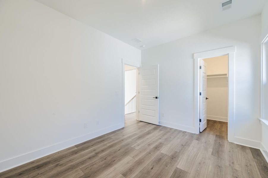 Spacious, unfurnished interior of a new home in Mount Pleasant Homes, Mount Pleasant (Image 34).